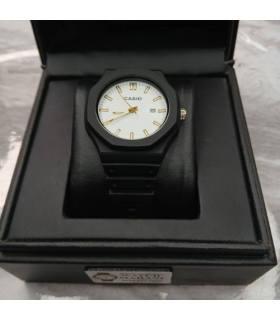 ساعت جیشاک مدل کاسیو بند مشکی صفحه سفید کد 450